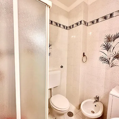 Hostdomus - Phil House - Sea View & Pool Finale Ligure
