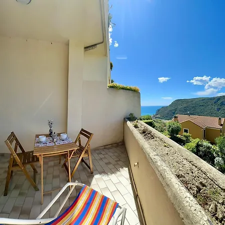 Hostdomus - Phil House - Sea View & Pool *