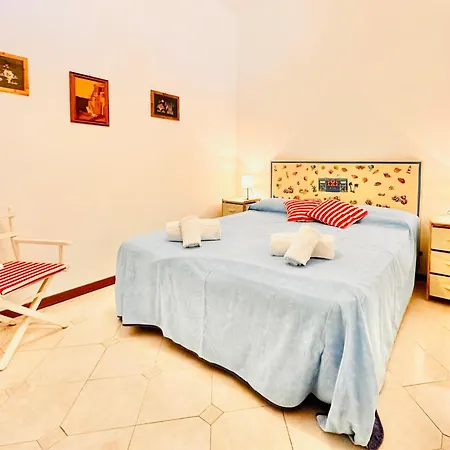 Hostdomus - Phil House - Sea View & Pool Apartment Finale Ligure