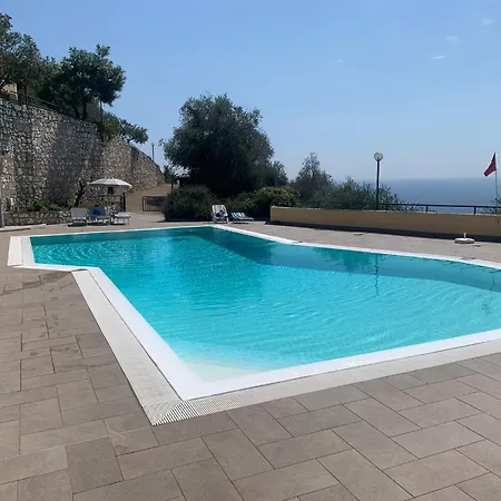 Hostdomus - Phil House - Sea View & Pool Apartment Finale Ligure