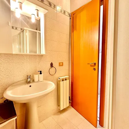 Hostdomus - Phil House - Sea View & Pool Apartment *
