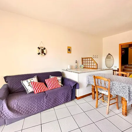 Hostdomus - Phil House - Sea View & Pool Apartment *